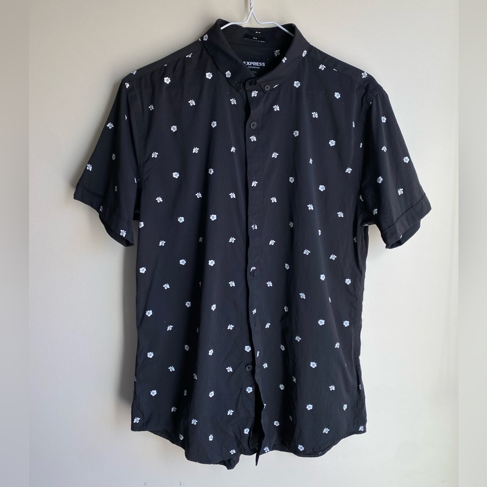 Express men’s button up Hawaiian flower short sleeve